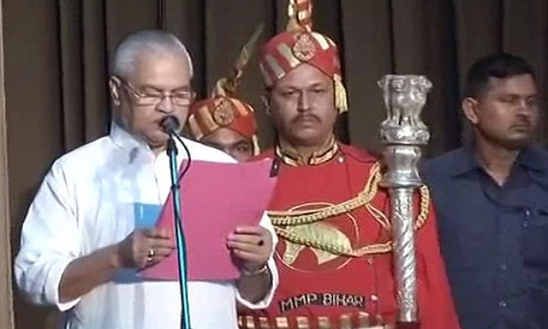 LIVE: नीतीश मंत्रिमंडल का विस्तार, शुरू हुआ शपथ ग्रहण, ये 27 MLA लेंगे मंत्री पद की शपथ LIVE: नीतीश मंत्रिमंडल का विस्तार, शुरू हुआ शपथ ग्रहण, ये 27 MLA लेंगे मंत्री पद की शपथ