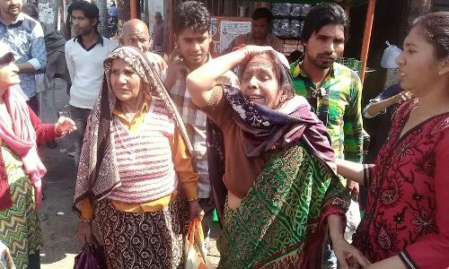 मुज़फ्फर नगर कोतवाली क्षेत्र में दिन दहाड़े लूट मुज़फ्फर नगर कोतवाली क्षेत्र में दिन दहाड़े लूट