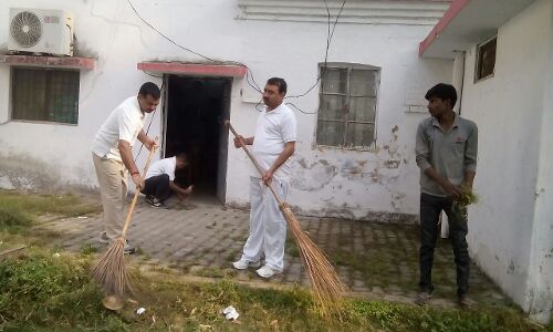 एसपी और एएसपी ने मिलकर किया स्वच्छ भारत मिशन का आगाज