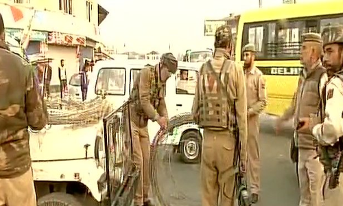 श्रीनगर में BSF कैंप पर आतंकी हमला, 1 आतंकी ढेर