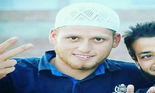 मां की पुकार पहुंची बेटे तक तो फुटबॉलर बने लश्कर आतंकी माजिद ने किया सरेंडर मां की पुकार पहुंची बेटे तक तो फुटबॉलर बने लश्कर आतंकी माजिद ने किया सरेंडर