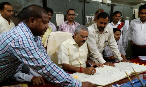 आठ अभियंता निलंबित