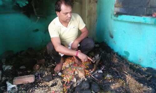 घर में लगी आग से हुआ लाखों को नुकसान