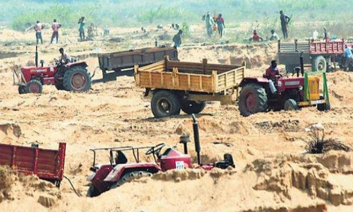 बिहार खनन फैसला पर कोर्ट ने लगाई विभाग को फटकार, प्रधान सचिव को भेजा नोटिस