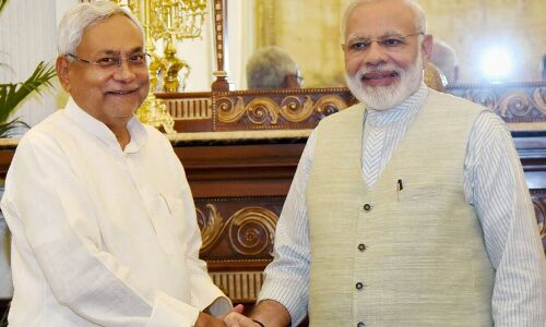मोदी की गोदी में नीतीश कुमार, एक तीर से कई शिकार!