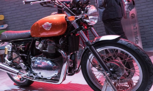 रॉयल एनफील्ड ने भारत में पेश कीं इंटरसेप्टर और कॉन्टिनेंटल जीटी मोटरसाइकल्स