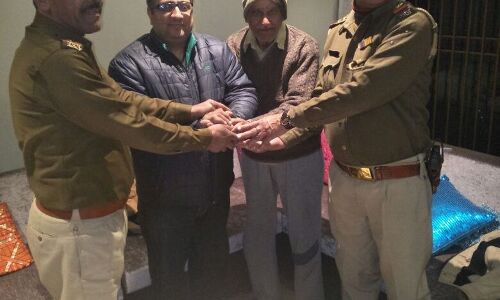 नॉएडा पुलिस ने किया नेक काम, जनता ने की वाहवाही नॉएडा पुलिस ने किया नेक काम, जनता ने की वाहवाही