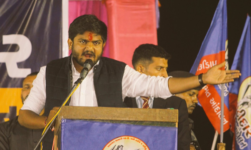 EVM के साथ साथ अब राज्यपाल भी हैक हो गये - हार्दिक पटेल