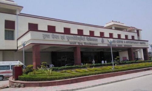 पत्रकार से पंगा लेना डाक्टरो और गार्डोको पड़ा भारी