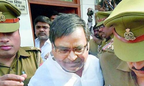 यूपी के पूर्व मंत्री गायत्री प्रसाद प्रजापति गिरफ्तार