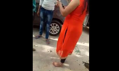 इस महिला ने किया एसा काम, निकाली पिस्टल और हो गई चालू, देखिये वीडियो इस महिला ने किया एसा काम, निकाली पिस्टल और हो गई चालू, देखिये वीडियो