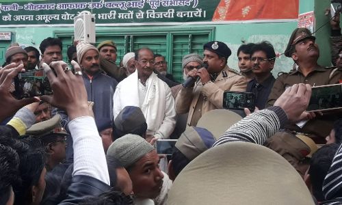 डीएम एसपी ने दिखाई तत्परता, अनहोनी से फिर बचा कासगंज