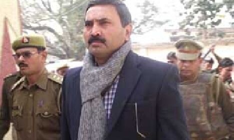 ग़ाज़ीपुर: माफिया बृजेश सिंह और त्रिभुवन सिंह चर्चित कुंडेसर चट्टी कांड में साक्ष्यों के अभाव में हुए बरी ग़ाज़ीपुर: माफिया बृजेश सिंह और त्रिभुवन सिंह चर्चित कुंडेसर चट्टी कांड में साक्ष्यों के अभाव में हुए बरी