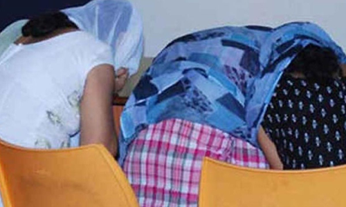 सेक्स रैकेट का पर्दाफाश, आपत्तिजनक हालत में महिलाओं को देख पुलिस के उड़े होश!