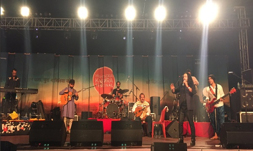 वाराणसी: गंगा तट पर कैलाश खेर हुए कबीरमय