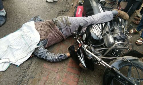 बिजनौर: स्कूल जा रहे शिक्षक की सड़क हादसे में मौत बिजनौर: स्कूल जा रहे शिक्षक की सड़क हादसे में मौत