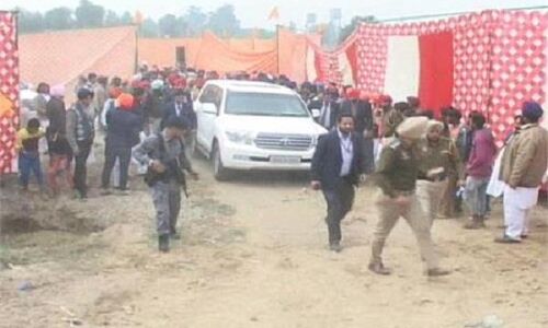 फज़िल्का: सुखबीर बादल के काफिले पर पथराव, चार पुलिस वाले जख्मी