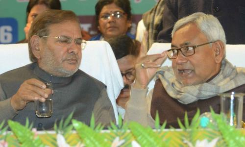 नीतीश कुमार का शरद यादव को दोहरा झटका!
