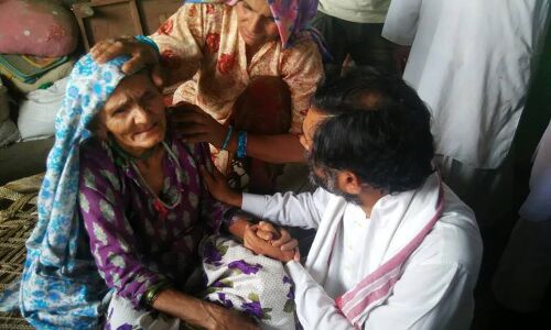 इस माँ कौन दे हिम्मत, जिसने सुना कि मेरा बेटा पीट पीट कर मार डाला, भावुक हुए योगेन्द्र यादव