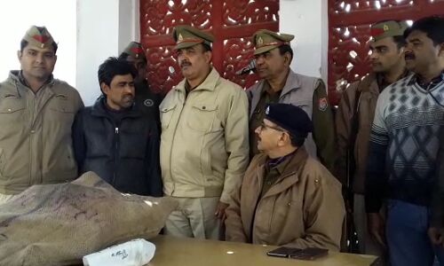 संभल पुलिस ने अवैध हथियारों की फैक्ट्री सहित एक गिरफ्तार संभल पुलिस ने अवैध हथियारों की फैक्ट्री सहित एक गिरफ्तार