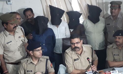 एसएसपी गाजियाबाद ने पत्रकार अनुज चौधरी केस का किया खुलासा, पांच आरोपी भेजे जेल एसएसपी गाजियाबाद ने पत्रकार अनुज चौधरी केस का किया खुलासा, पांच आरोपी भेजे जेल