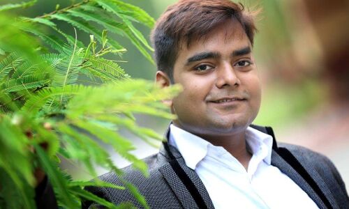 यूजीसी नेट की तैयारी फ्री में कई वर्षों से करा रहे हैं राजा पाठक