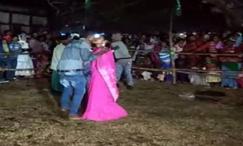 अगर आप है KISS करने में माहिर तो आपको भी मिल सकता है अवार्ड, भारत में इस राज्य में होता है कॉन्टेस्ट