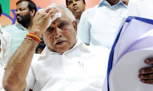 कर्नाटक LIVE: येदियुरप्पा ने शक्ति परिक्षण से पहले ही मानी हार, दिया इस्तीफा कर्नाटक LIVE: येदियुरप्पा ने शक्ति परिक्षण से पहले ही मानी हार, दिया इस्तीफा