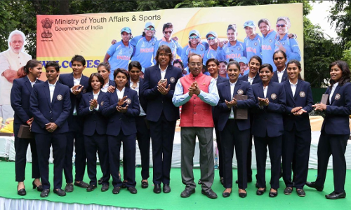 खेल मंत्री विजय गोयल ने भारतीय महिला क्रिकेट टीम को किया सम्मानित