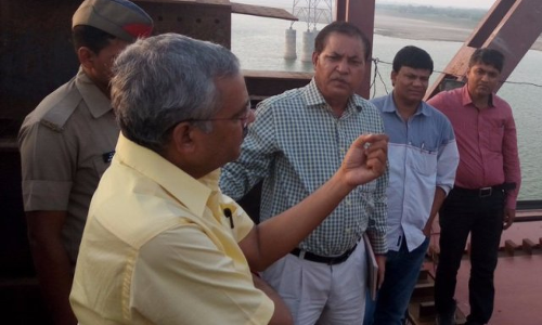 अनाथ शबाना ने किया ईद पर दर्द भरा मैसेज DM को, तो जिलाधिकारी ने किया चौकाने वाला काम