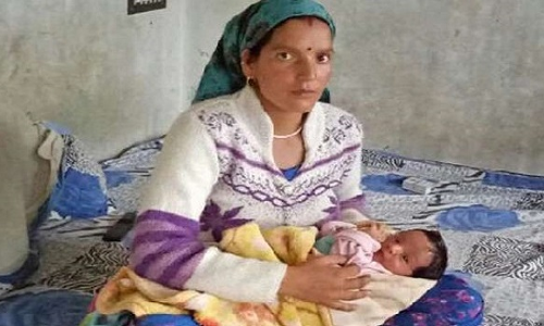 नवजात के इलाज के लिए मां ने देर रात CM रावत को किया फोन और फिर... नवजात के इलाज के लिए मां ने देर रात CM रावत को किया फोन और फिर...