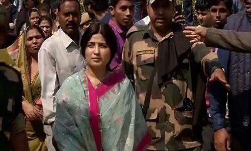 डिंपल यादव ने वोट डालने के बाद कहा- हम सरकार बनाने जा रहे हैं, सभी चरणों में एसपी रहेगी आगे