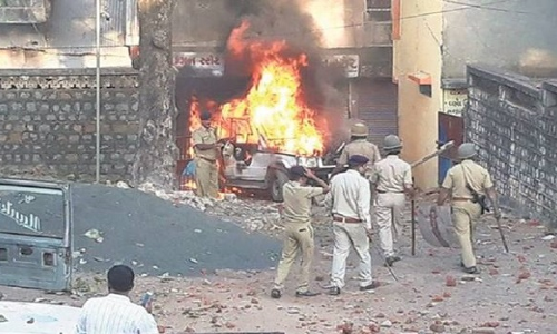 गुजरात: दाहोद के जसवाड़ा गांव में हिंसा, भीड़ ने थाने में लगाई आग