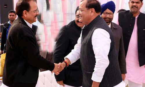 हल्द्वानी में कांग्रेस को बड़ा झटका: हरीश आर्य ने किया कांग्रेस को अलविदा, बीजेपी का थामा दामन हल्द्वानी में कांग्रेस को बड़ा झटका: हरीश आर्य ने किया कांग्रेस को अलविदा, बीजेपी का थामा दामन