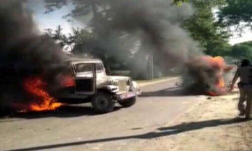 सिवान: फर्नीचर व्यवसायी की हत्या के बाद बवाल, लोगों ने पुलिस की जीप फूंकी