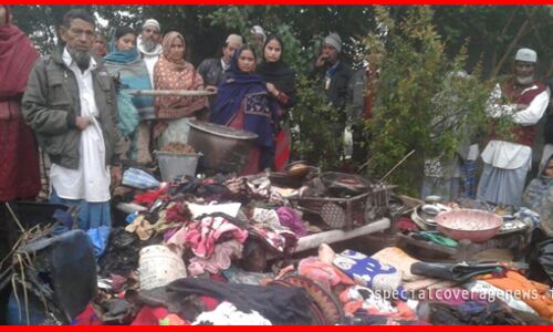 पीलीभीत: शॉर्ट सर्किट से लगी आग, नगदी सहित घर का सारा सामान जलकर राख