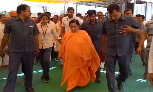 बीजेपी के मंत्री उमा भारती बोली, में दलितों के घर भोजन इसलिए नहीं करती? बीजेपी के मंत्री उमा भारती बोली, में दलितों के घर भोजन इसलिए नहीं करती?