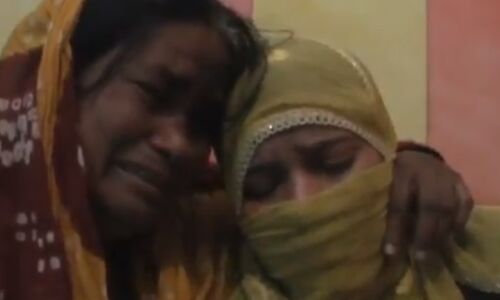 फतेहपुर: दहेज के दानव नहीं लाये बारात, बैठी रही दुल्हन मेहंदी लगाए, माँ रोती रही फूट फूट कर