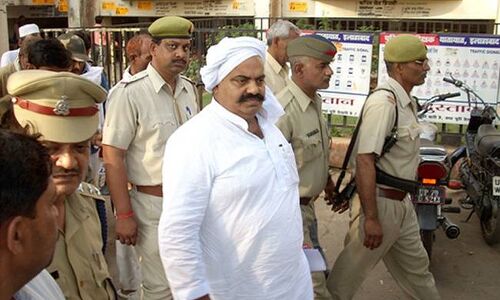 बाहुबली अतीक अहमद ने लखनऊ ही नहीं प्रयागराज के व्यापारी को भी पीटा