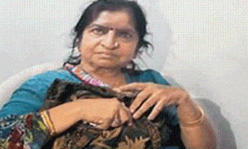 पुणे: एक करोड़ के पुराने नोटों के साथ 70 वर्षीय महिला गिरफ्तार