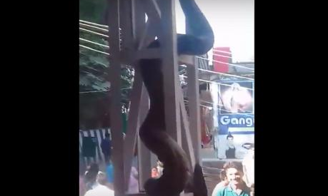 दादर स्टेशन पर अचानक निकल आया ANACONDA, मचा हडकम्प