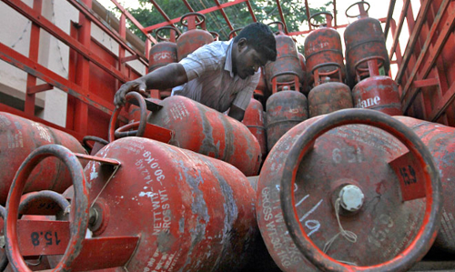 अब गैस सिलेंडर बुक करवाना हुआ और आसान, जानिए पूरी डिटेल्स