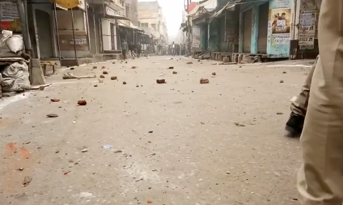 कासगंज में तिरंगा यात्रा के दौरान बवाल, फायरिंग में एक की मौत, शहर में लगा कर्फ्यू कासगंज में तिरंगा यात्रा के दौरान बवाल, फायरिंग में एक की मौत, शहर में लगा कर्फ्यू