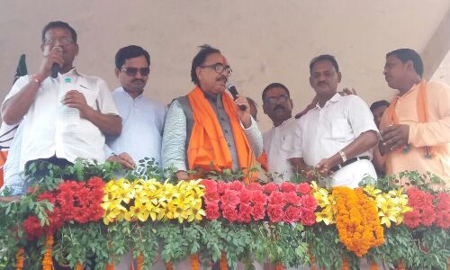 कानून व्यवस्था को लेकर प्रदेश सरकार अत्यन्त संवेदनशील- डॉ महेन्द्र नाथ पाण्डेय कानून व्यवस्था को लेकर प्रदेश सरकार अत्यन्त संवेदनशील- डॉ महेन्द्र नाथ पाण्डेय