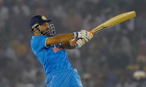 ODI में 10000 रनों से 33 रन दूर हैं महेंद्र सिंह धोनी