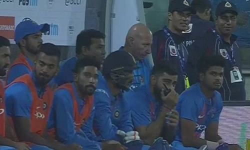 आईसीसी ने विराट कोहली को वॉकी टॉकी के इस्‍तेमाल के मामले में दी क्लीन चिट