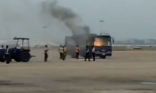 VIDEO: चेन्नई हवाई अड्डे पर इंडिगो की यात्री बस में लगी आग, टला बड़ा हादसा