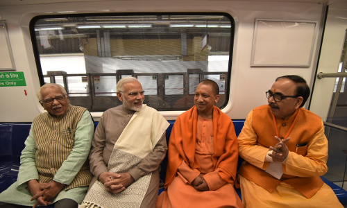 पीएम मोदी की सुरक्षा में भारी चूक, सीएम योगी नाराज