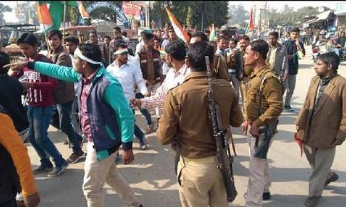 शाहजहाँपुर तिरंगा यात्रा में मारपीट पथराव, पुलिस के साथ मारपीट