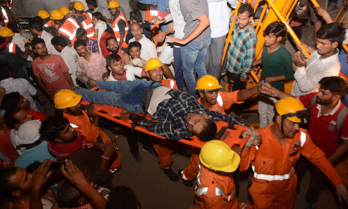 वाराणसी हादसा: जांच समिति ने CM को सौंपी रिपोर्ट, गुनहगारों पर गिरेगी गाज